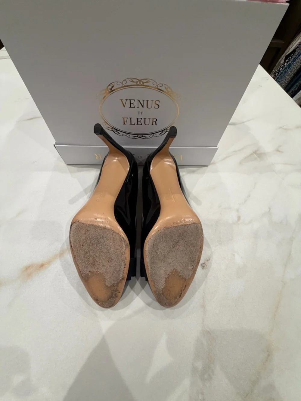 Salvatore Ferragamo Black Patent Vara Bow Pumps with Gold Plate - Picture 8 of 8